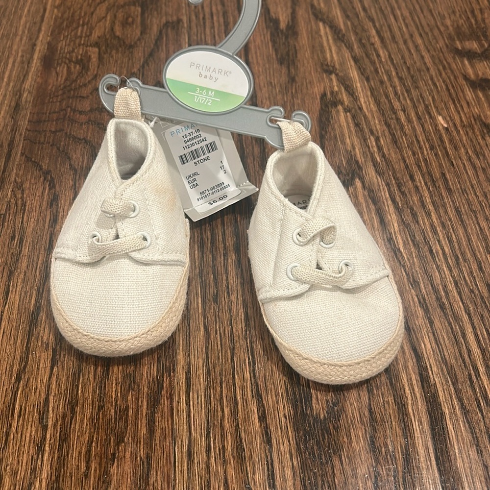 Primark baby shoes size 3-6m